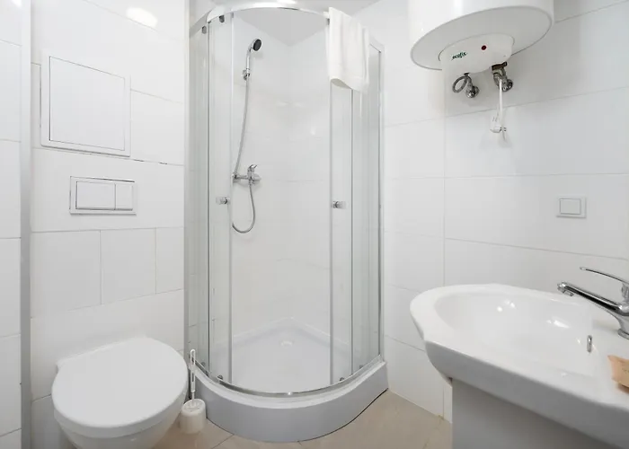 Downtown Comfort By Bookinghost Lägenhet